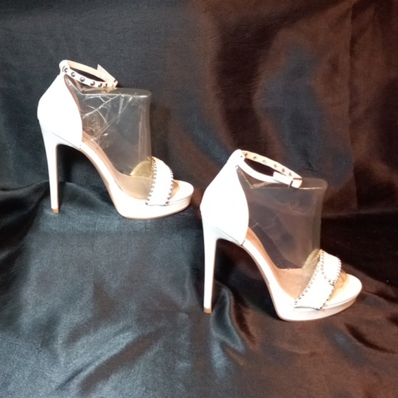 Shoe Republic LA - Picture 1 of 4